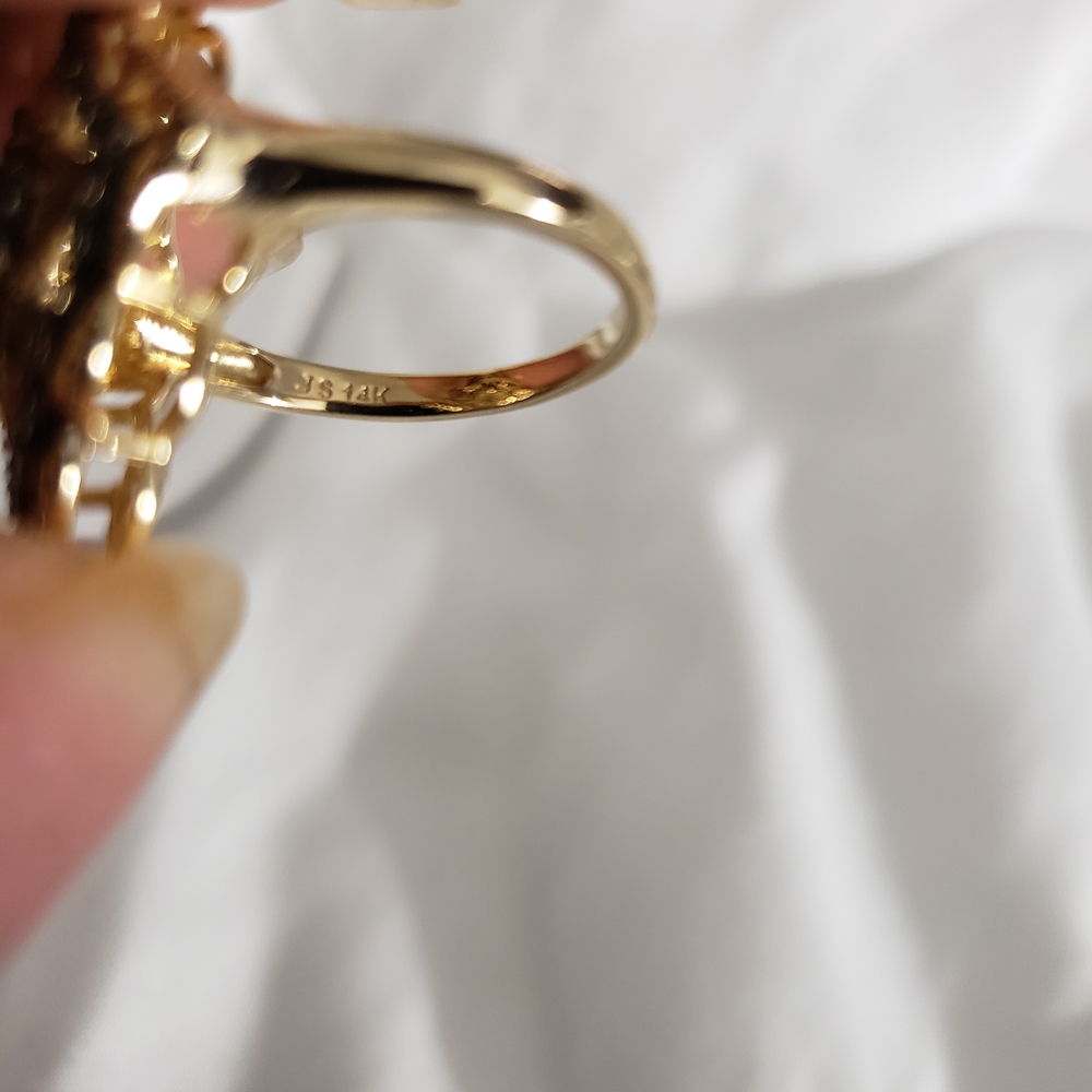 Ornate Gold and Black Women's Ring - Picture 10 of 10